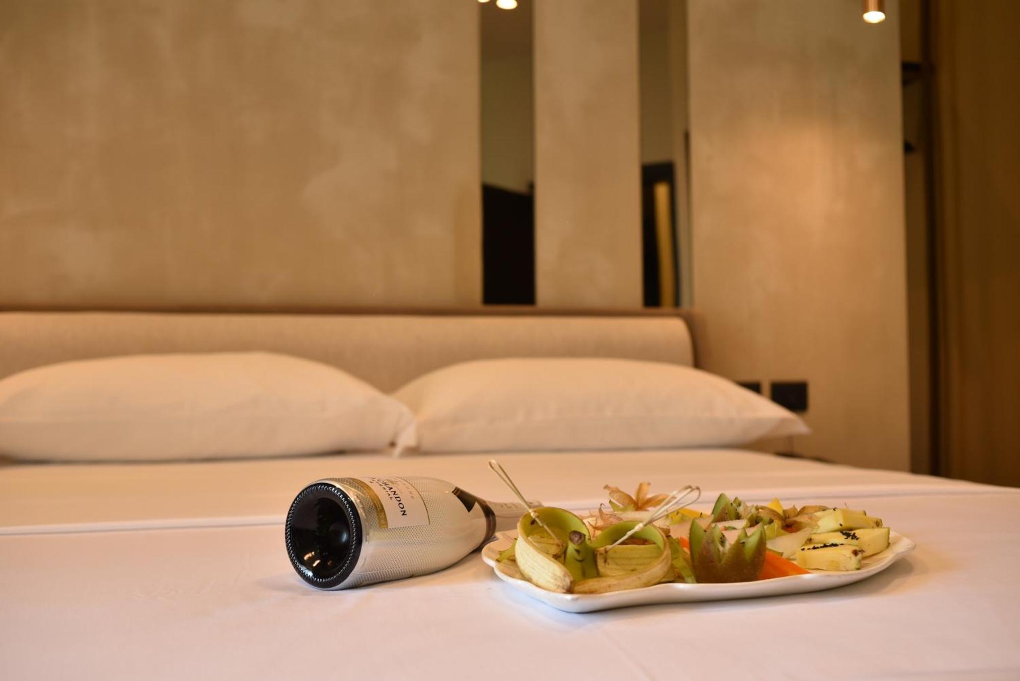 Nuna Hotel Radhimë Zewnętrze zdjęcie