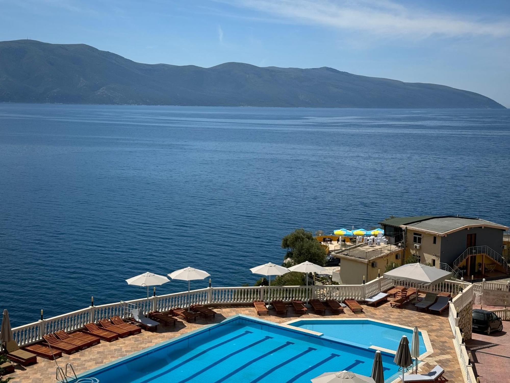 Nuna Hotel Radhimë Zewnętrze zdjęcie