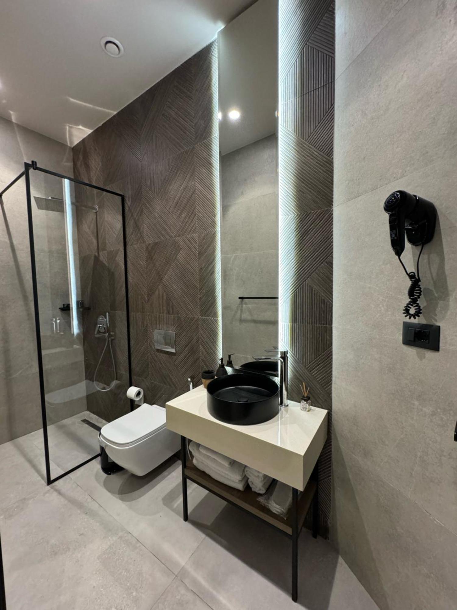 Nuna Hotel Radhimë Zewnętrze zdjęcie