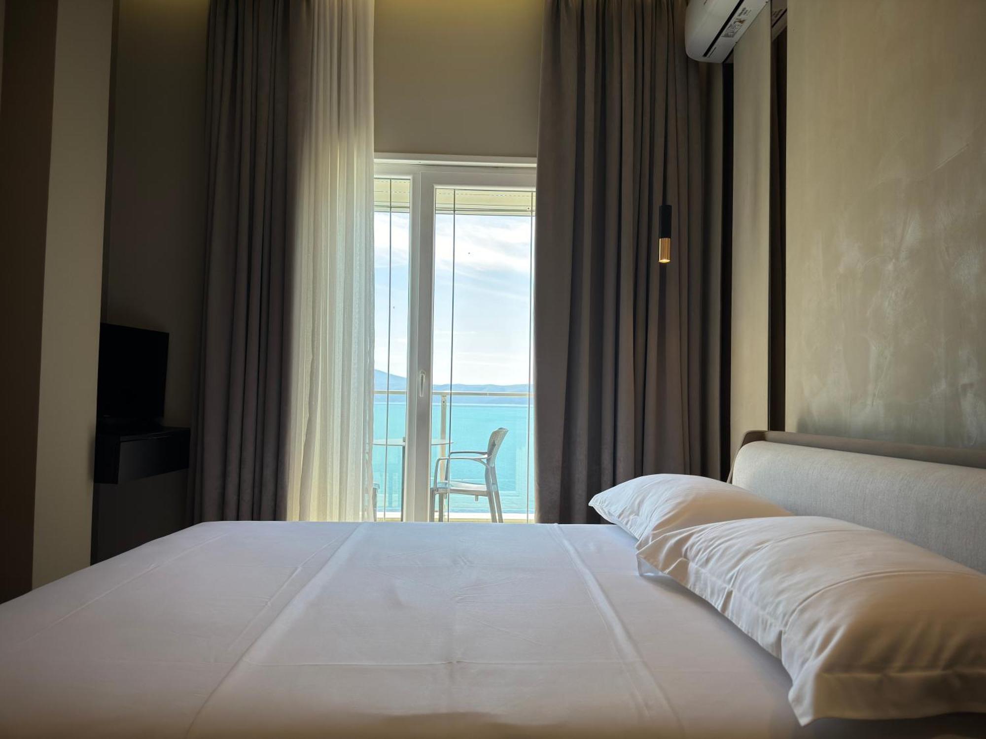 Nuna Hotel Radhimë Zewnętrze zdjęcie