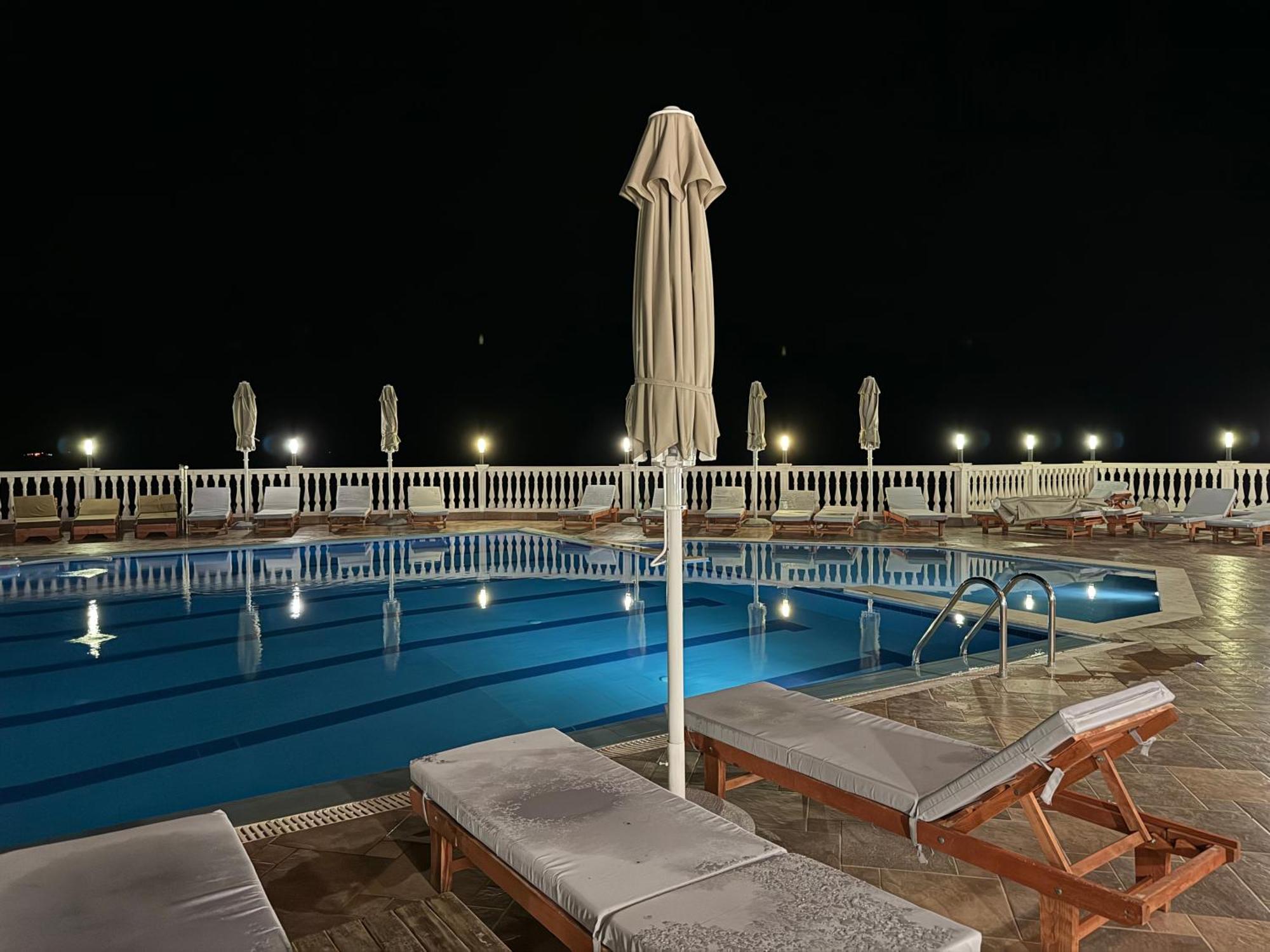 Nuna Hotel Radhimë Zewnętrze zdjęcie