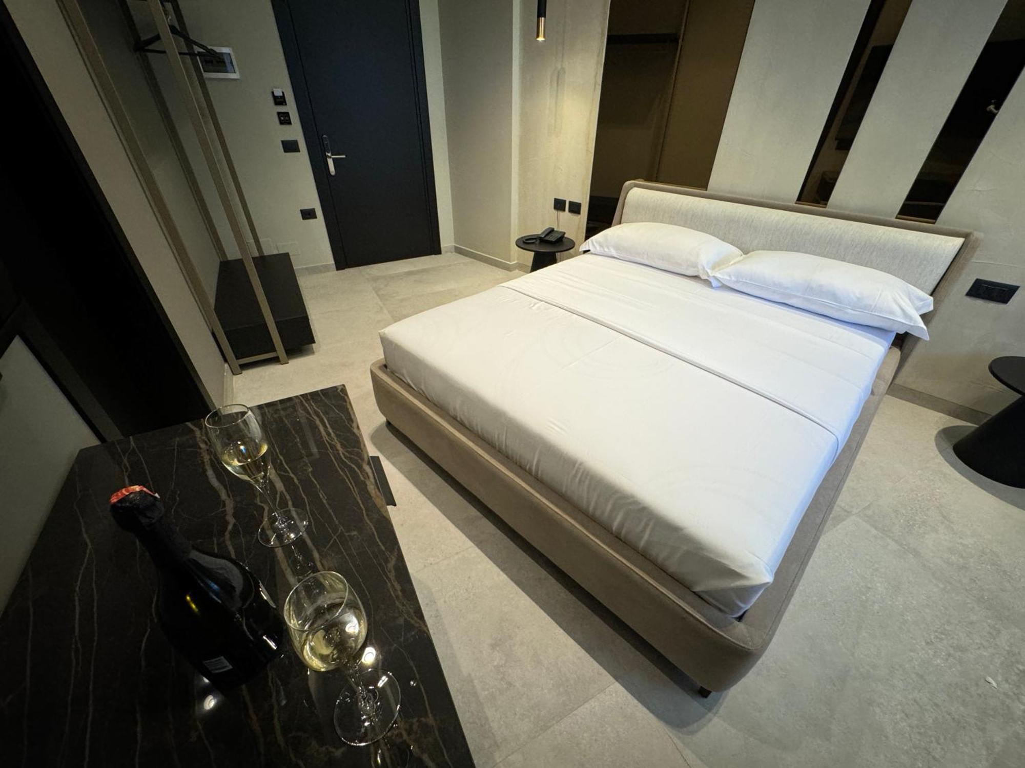 Nuna Hotel Radhimë Zewnętrze zdjęcie