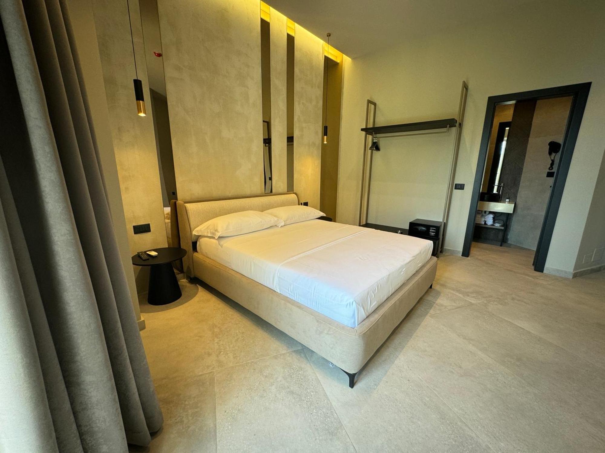 Nuna Hotel Radhimë Zewnętrze zdjęcie